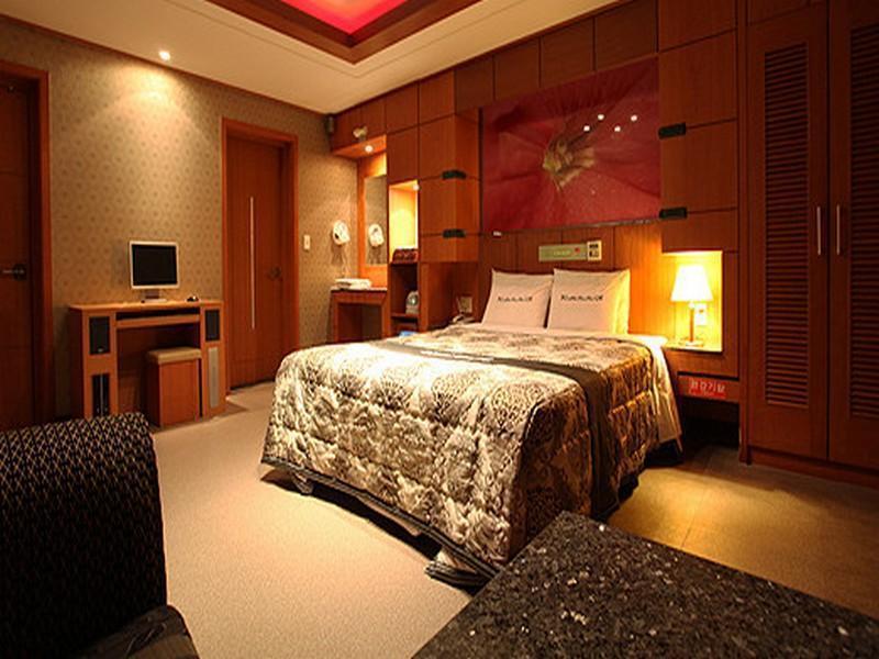 Rampart Hotel Suwon Exterior photo